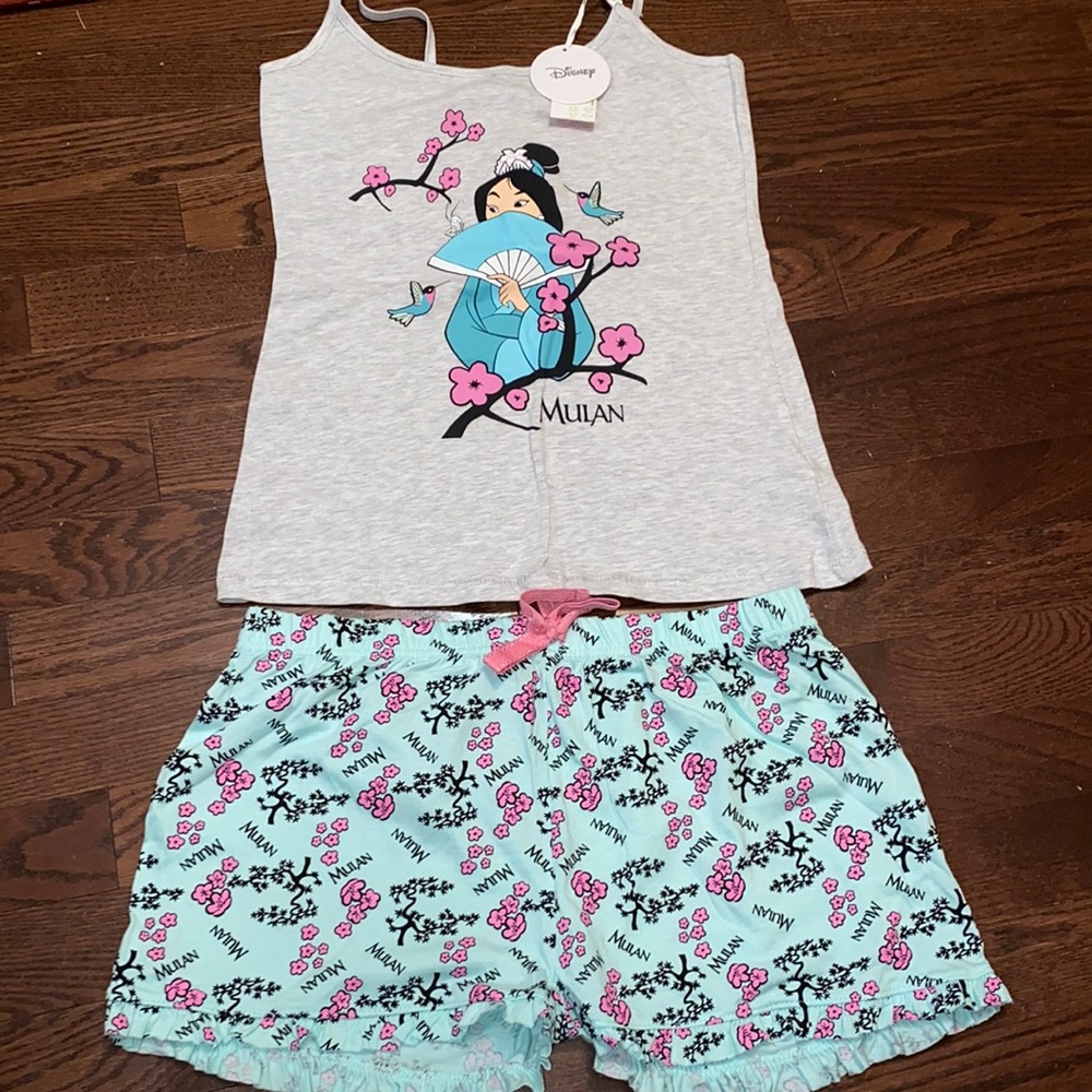 NWT mulan sleep set